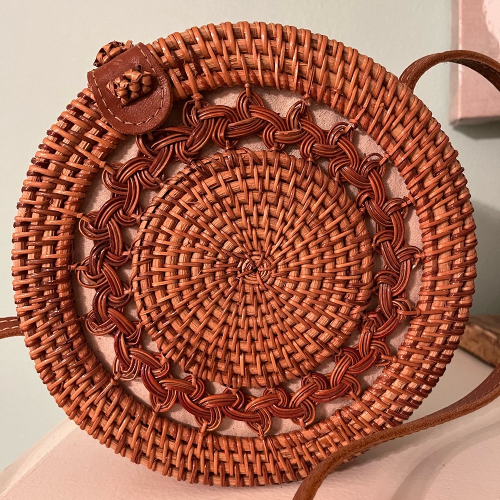 Beautiful basket purse! Brand new. Worn twice.